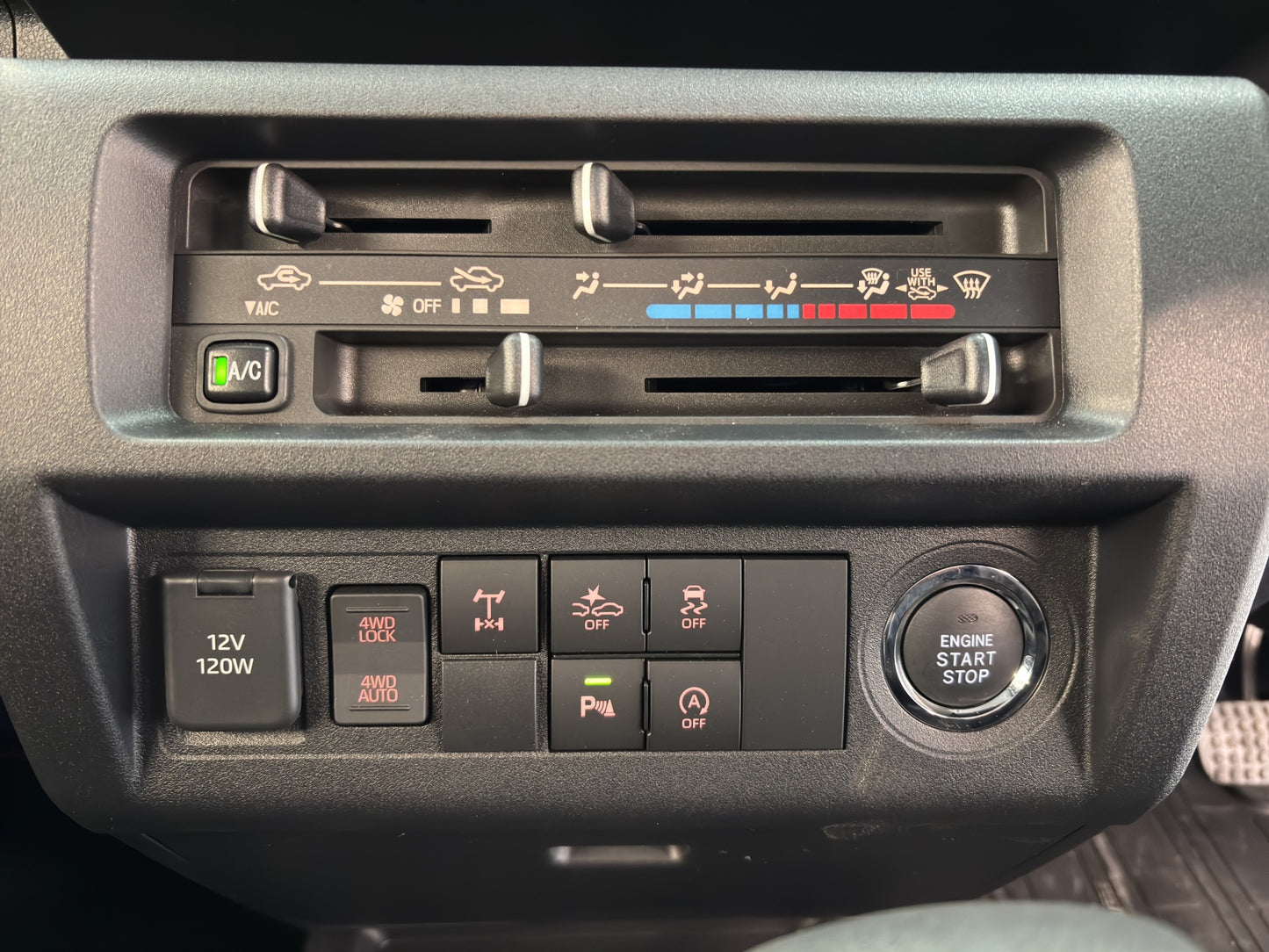 2024 Daihatsu Hijet Extra 4WD