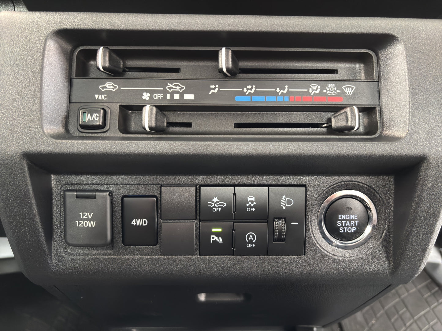2024 Daihatsu Hijet 4WD