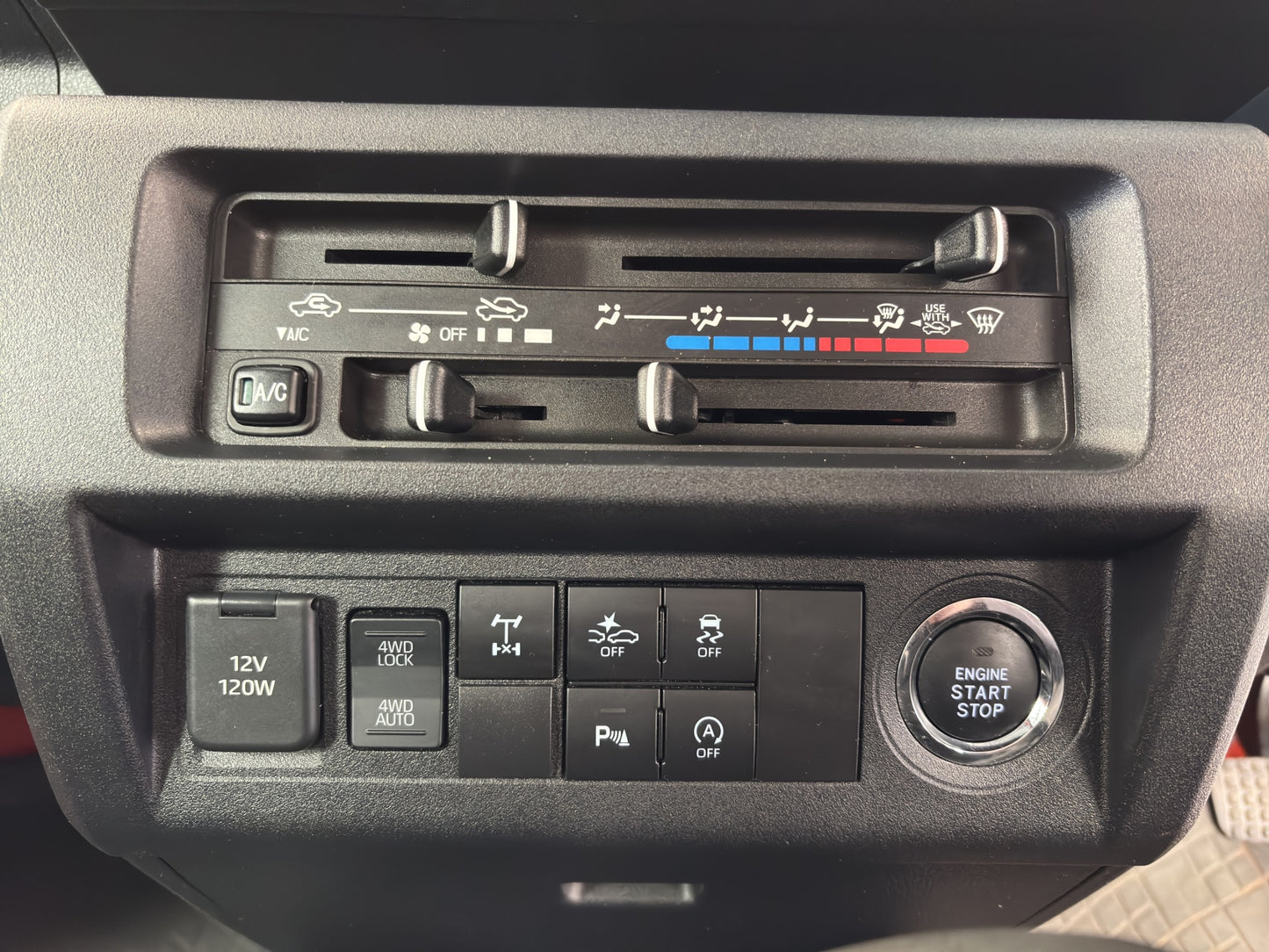 2024 Daihatsu Hijet Extra 4WD