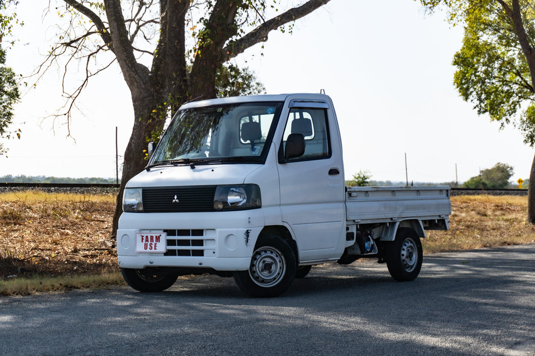 2001 Mitsubishi Minicab 4WD