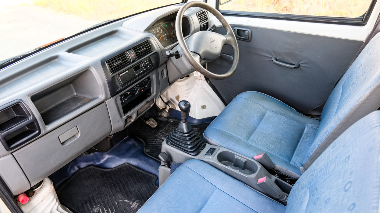 2001 Mitsubishi Minicab 4WD