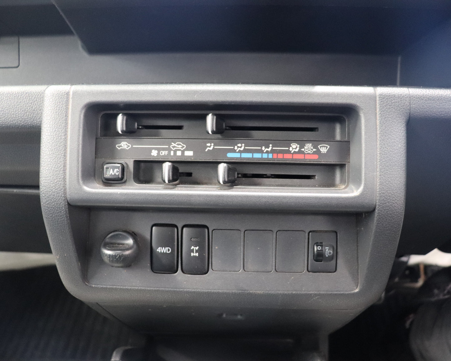 2014 Daihatsu Hijet Low Dump