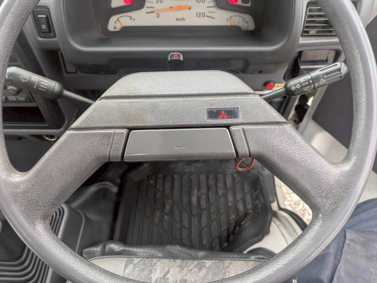 1998 Mitsubishi Minicab Scissor Lift Dump 4WD