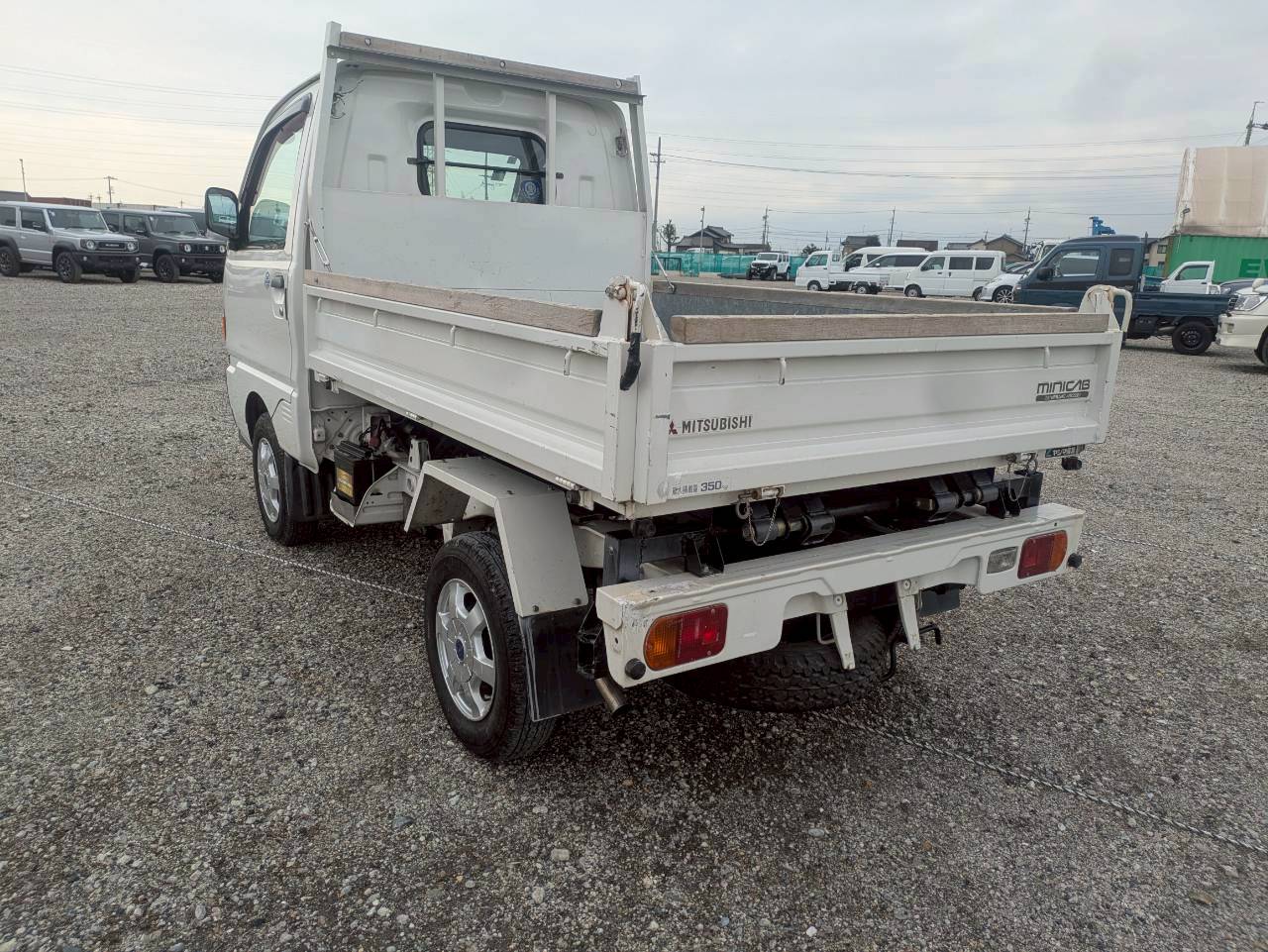 1998 Mitsubishi Minicab Scissor Lift Dump 4WD