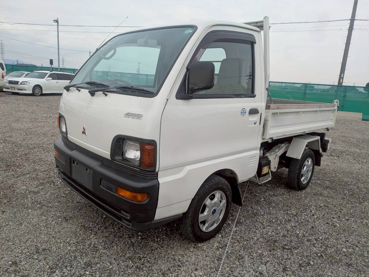 1998 Mitsubishi Minicab Scissor Lift Dump 4WD