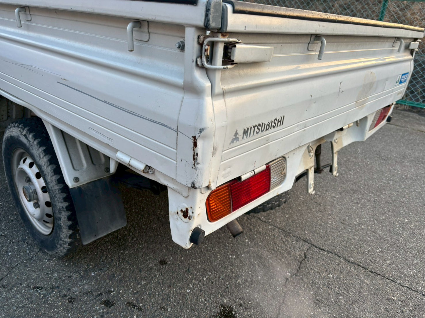 2001 Mitsubishi Minicab