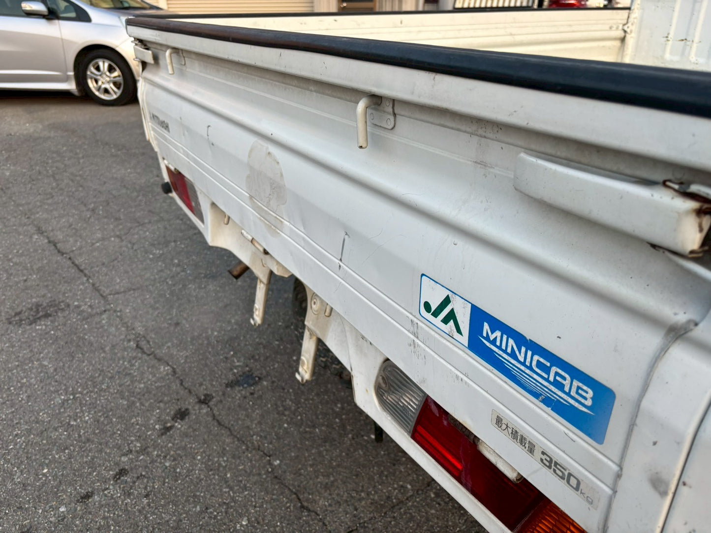 2001 Mitsubishi Minicab
