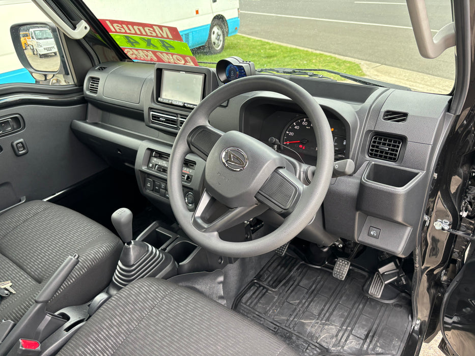 2022 Daihatsu Hijet Jumbo 4WD