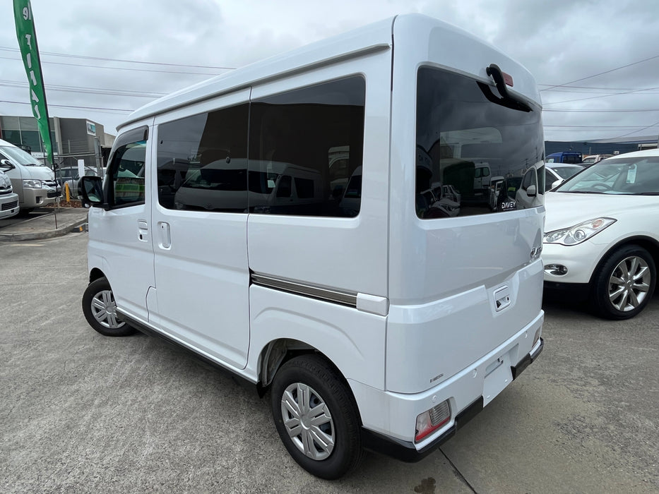 2022 Daihatsu Artrai Van RS